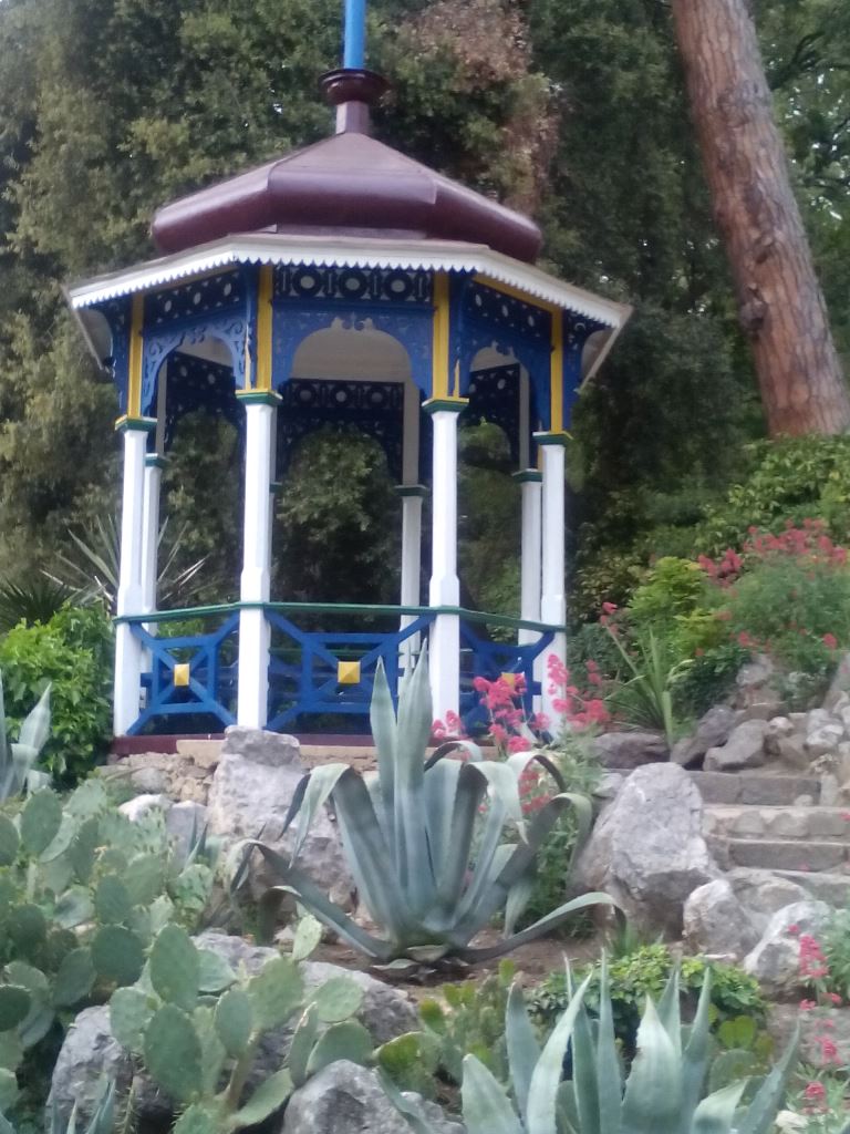 Беседка Мальвины в Никитском ботаническом саду