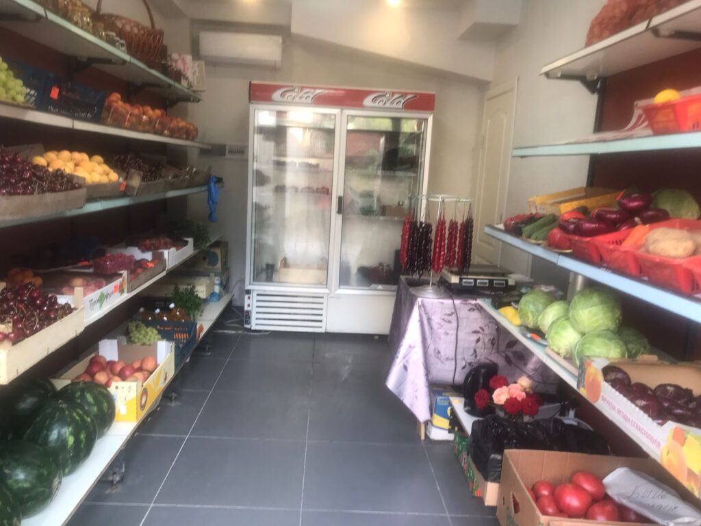 Магазин фрукты-овощи "У Заремы"